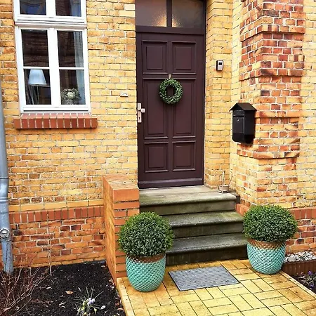 Glashuettchen Mit 2 Schlafzimmern, Sauna Und Schoenem Garten *