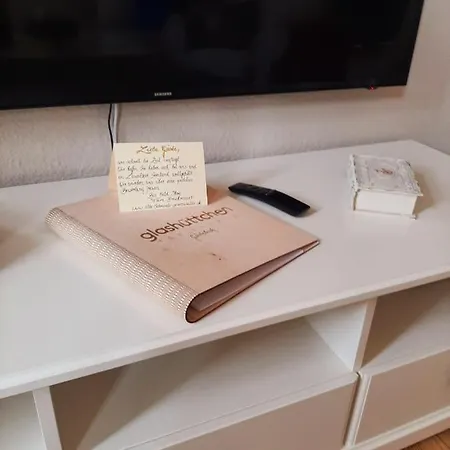 Glashuettchen Mit 2 Schlafzimmern, Sauna Und Schoenem Garten Annahutte