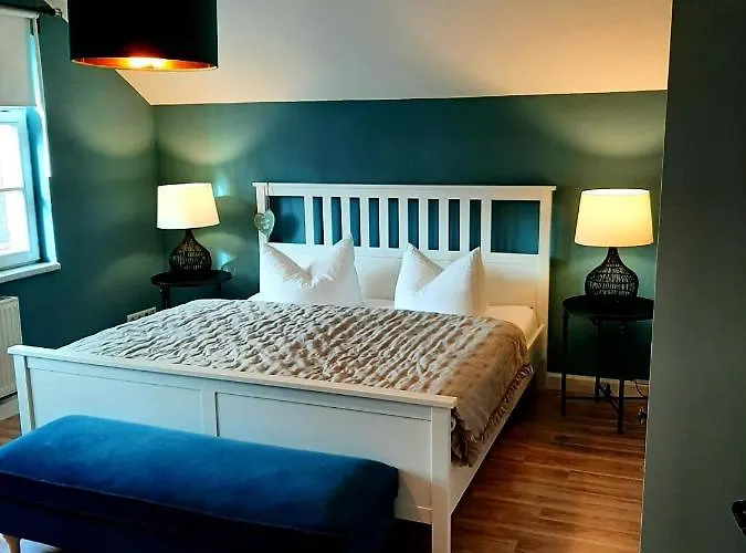 Glashuettchen Mit 2 Schlafzimmern, Sauna Und Schoenem Garten